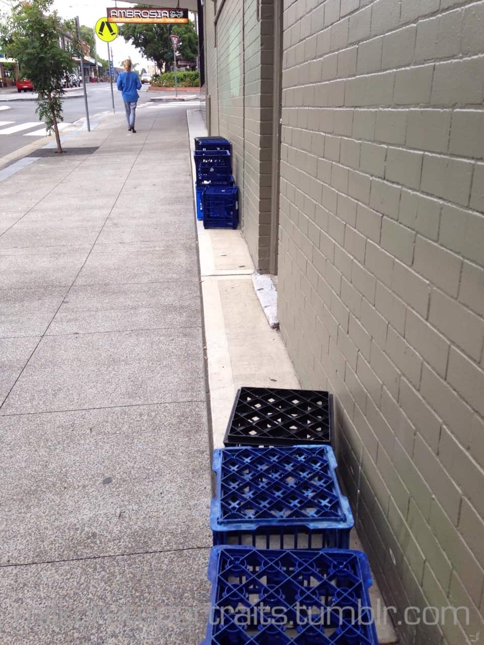 Lots of blue milk crates – My Milk Crates