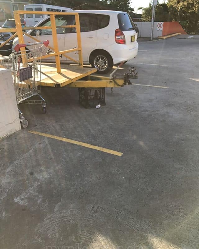 Trailer stand